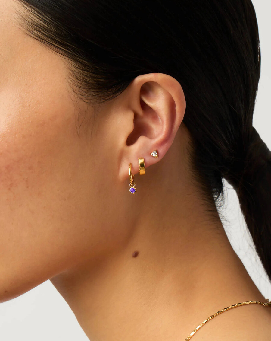 boucles doreilles créoles dorées avec mini pendentif pierre de naissance de février - améthyste