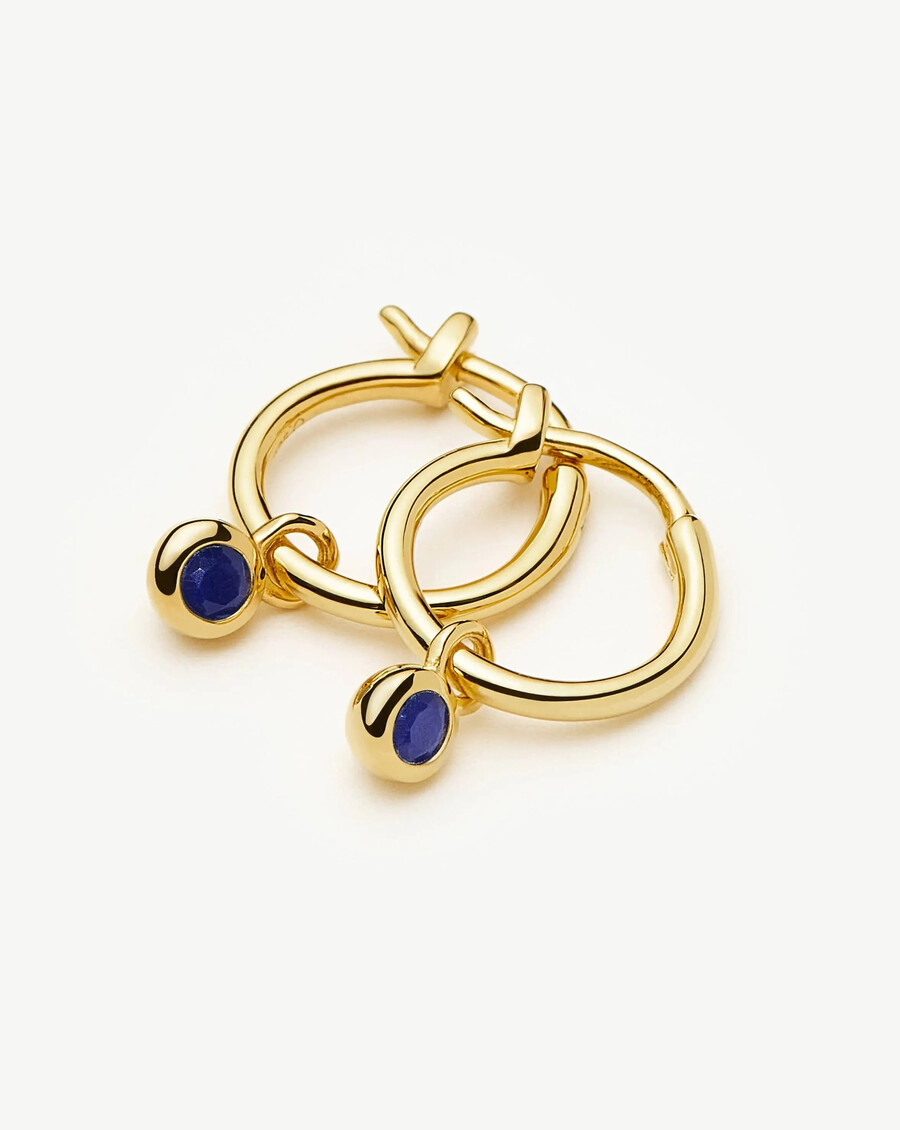 boucles doreilles créoles mini en or avec pendentif pierre de naissance de septembre - lapis