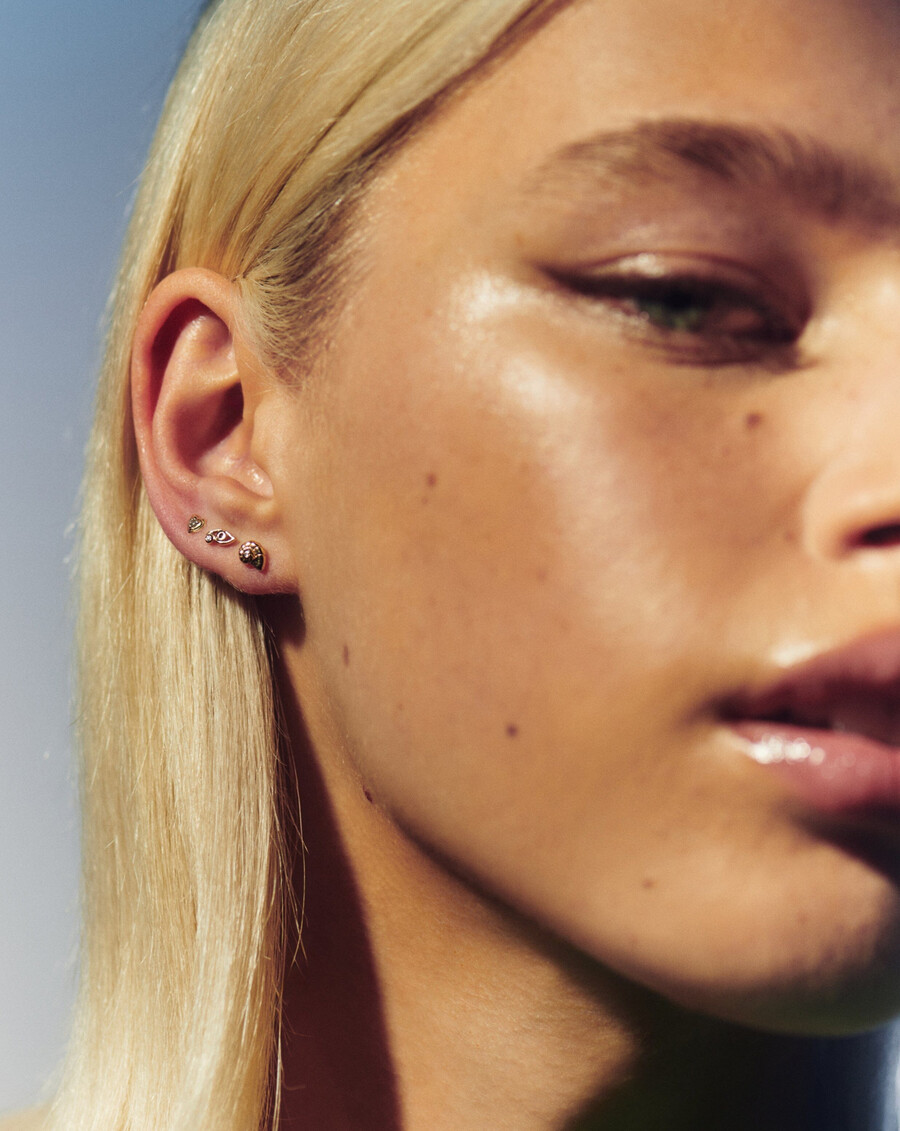 boucles doreilles puces en forme de cœur serties de diamants fins