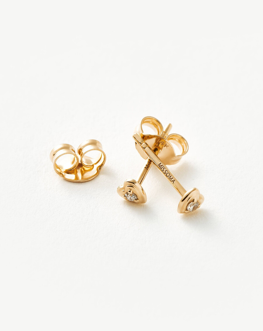 boucles doreilles puces en forme de cœur serties de diamants fins