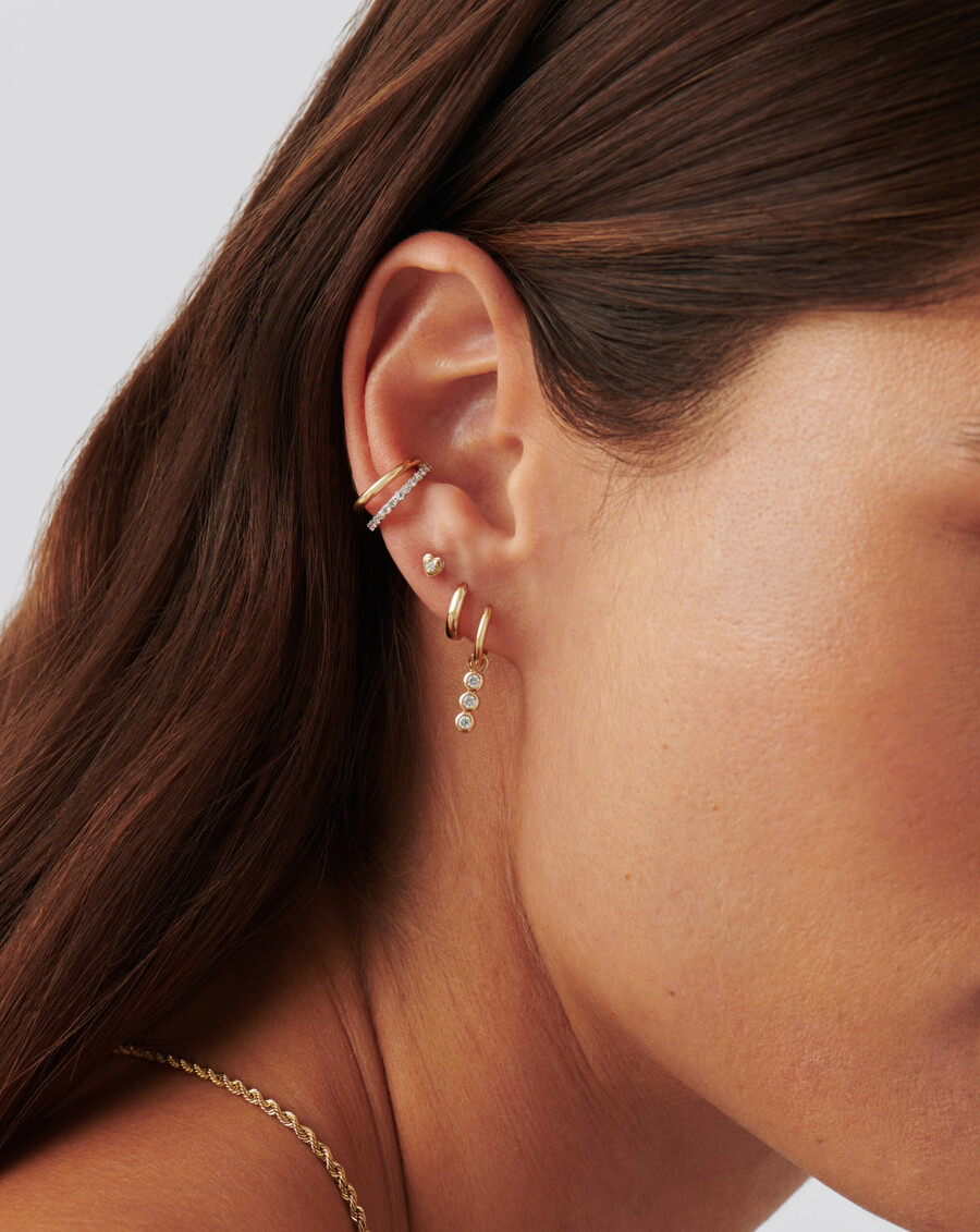 boucles doreilles puces en forme de cœur serties de diamants fins