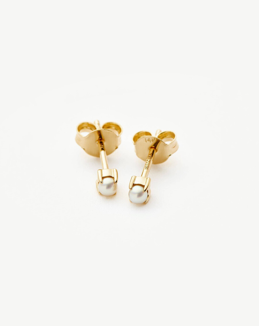 boucles doreilles puces en or massif 14 carats et perles