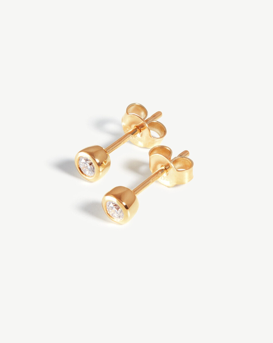 boucles doreilles puces solitaire classiques en or massif 14 carats avec diamant