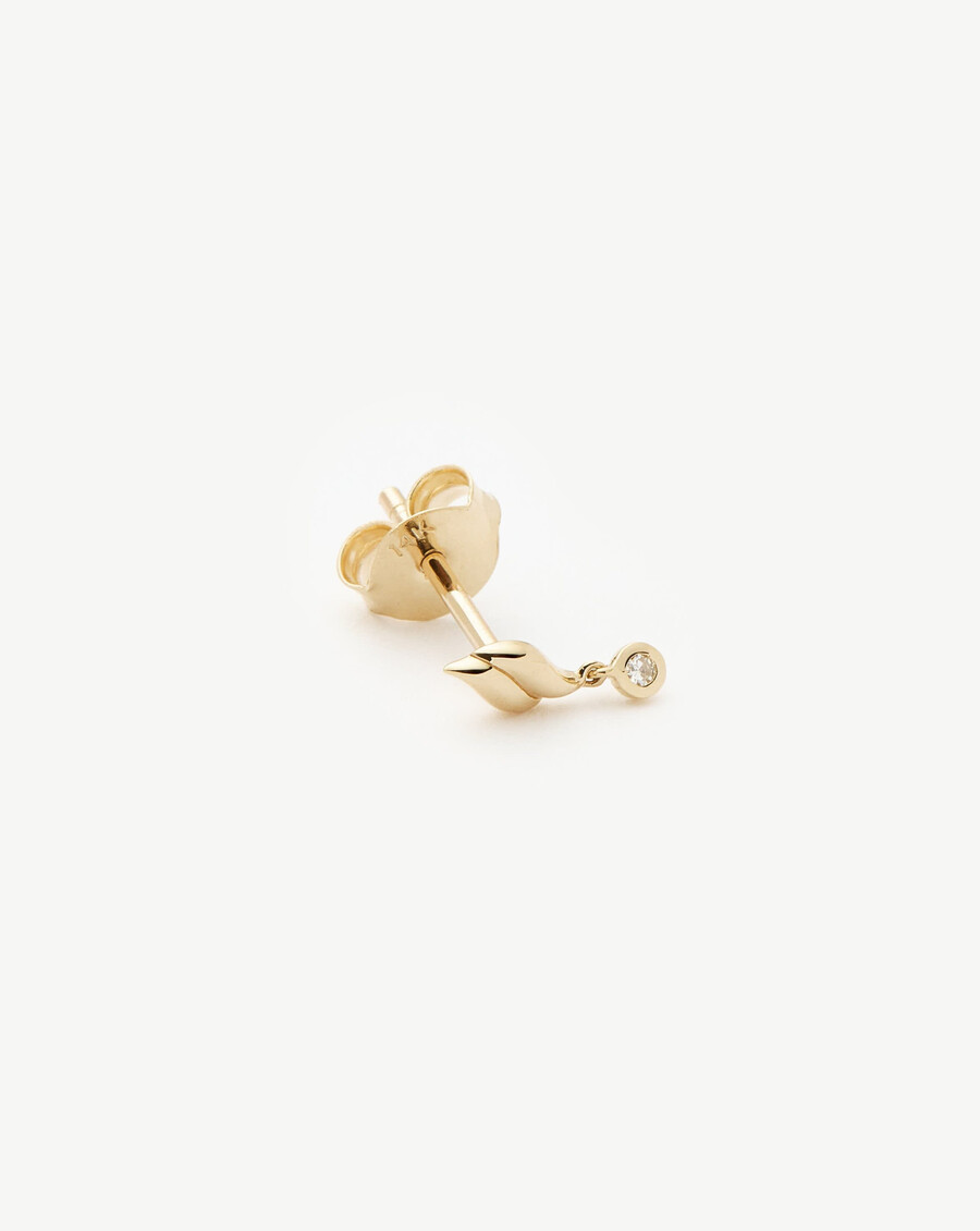 boucle doreille savi en or massif 14 carats avec un seul diamant