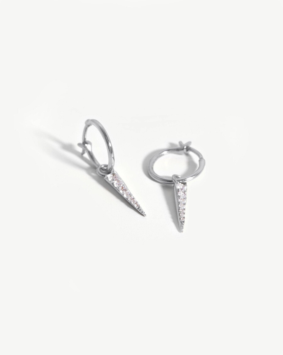boucles doreilles créoles à petit pavage et pendentif à pointe