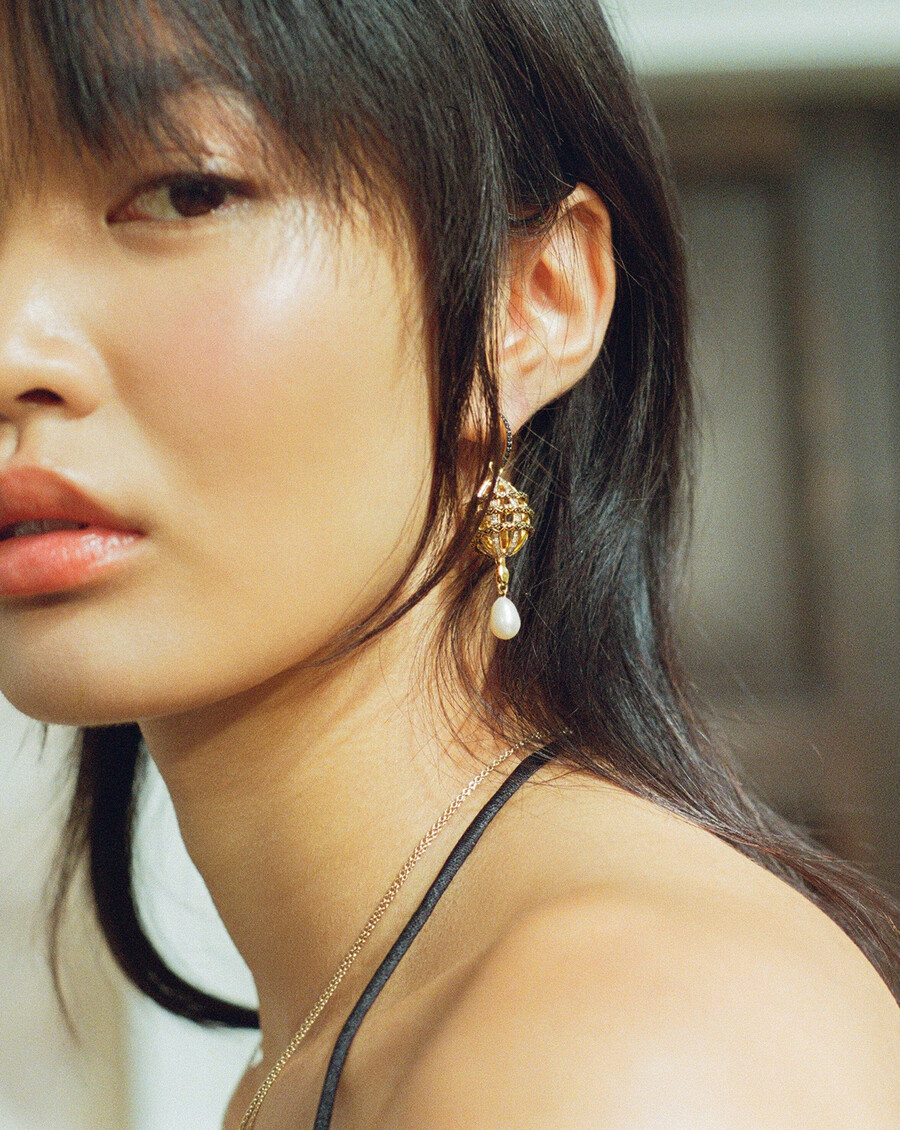 boucles doreilles pendantes harris reed en or massif 14 carats.