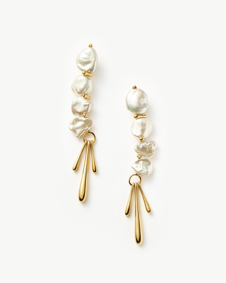 boucles doreilles pendantes sculpturales en perles keshi