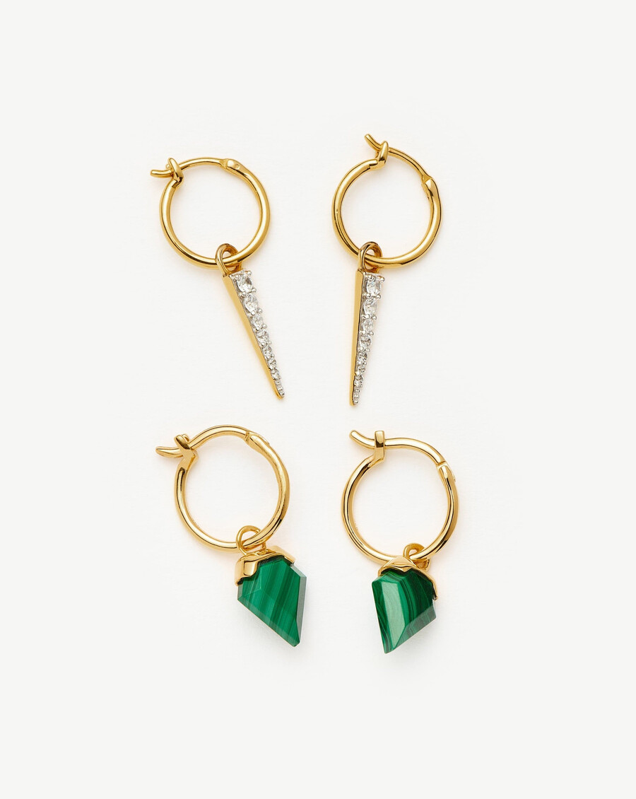 ensemble de boucles doreilles créoles avec pendentif bouclier et pointe