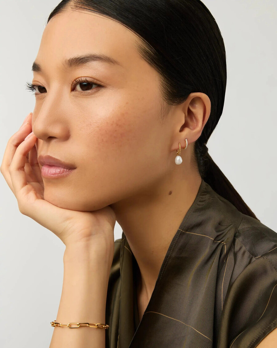 boucles doreilles pendantes torsadées en perles et créoles classiques pavées