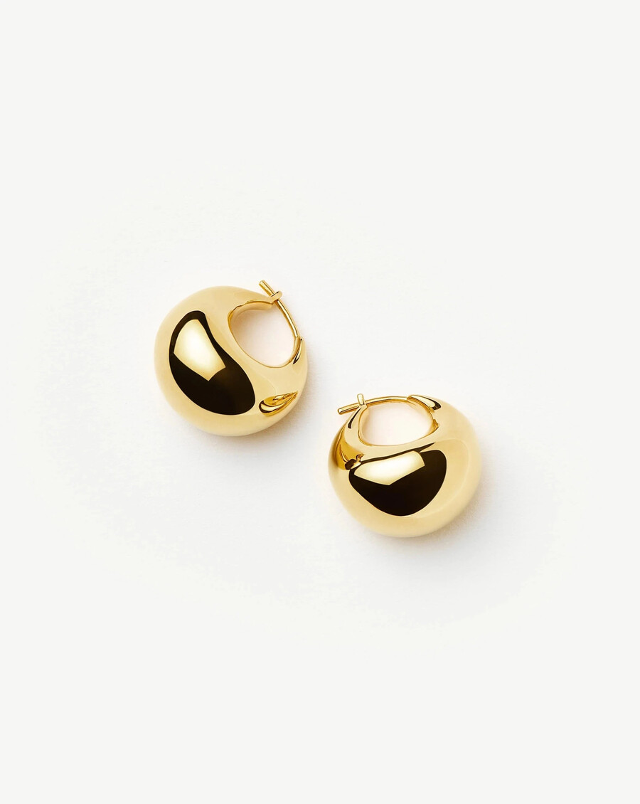 boucles doreilles créoles sculpturales en forme de dôme petites dorées