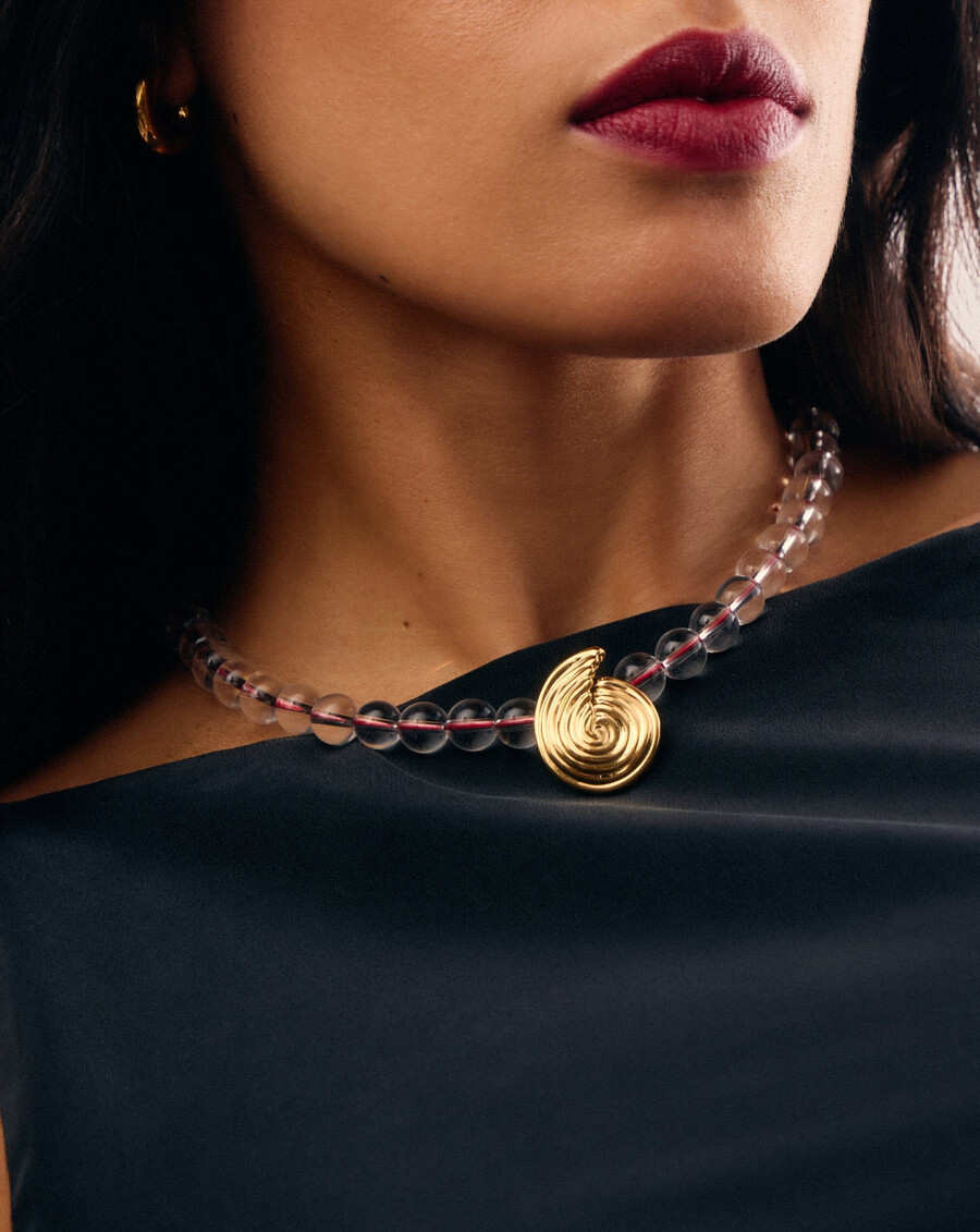 collier pendentif en perles de pierre précieuse en spirale