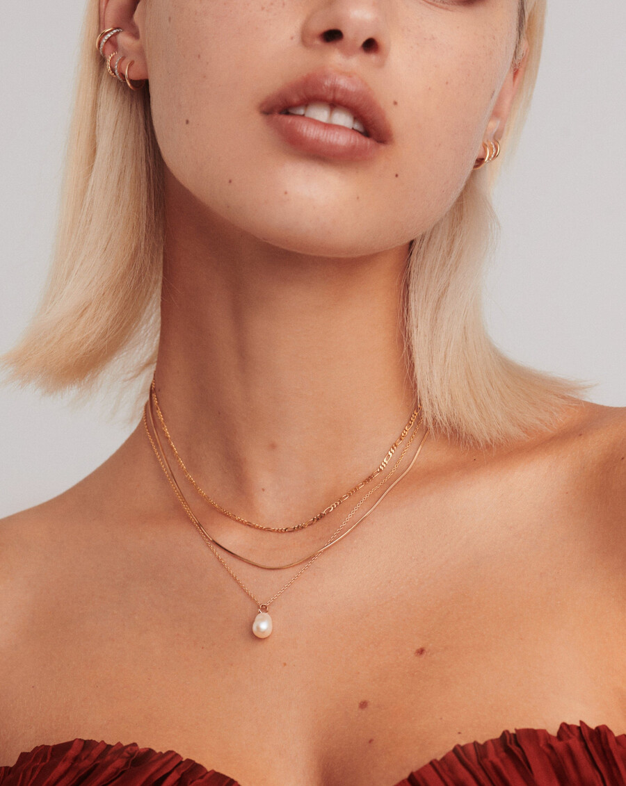 collier pendentif en perles baroques fines et organiques