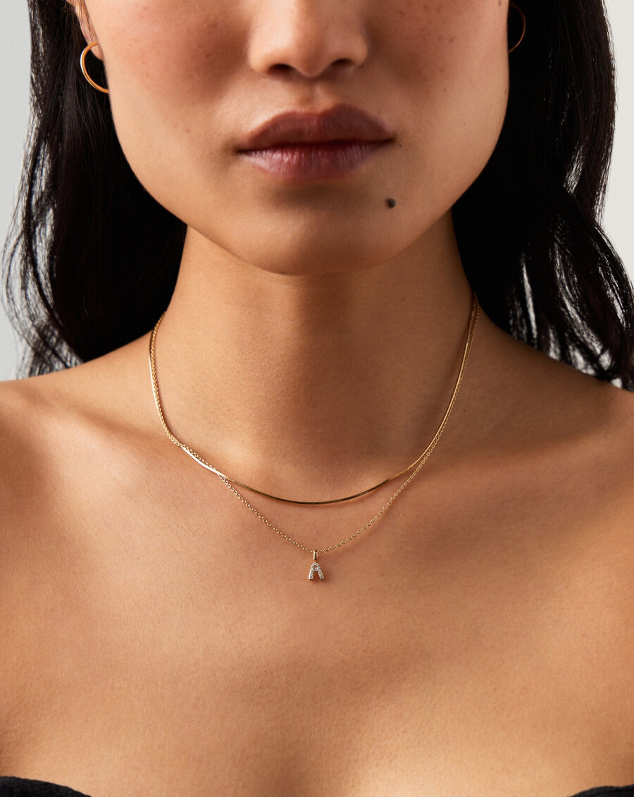collier pendentif mini en or avec diamant fin initial a
