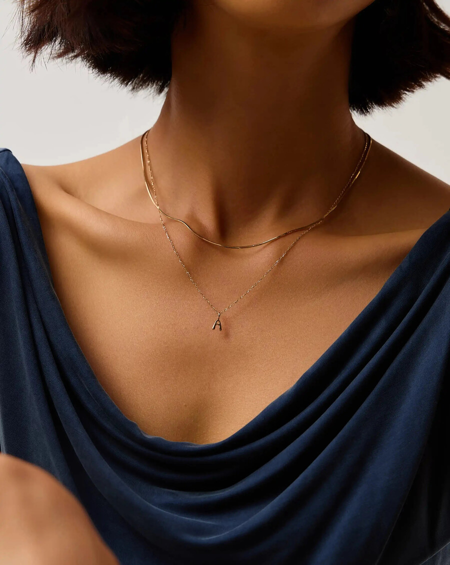 collier pendentif mini initial fin - a