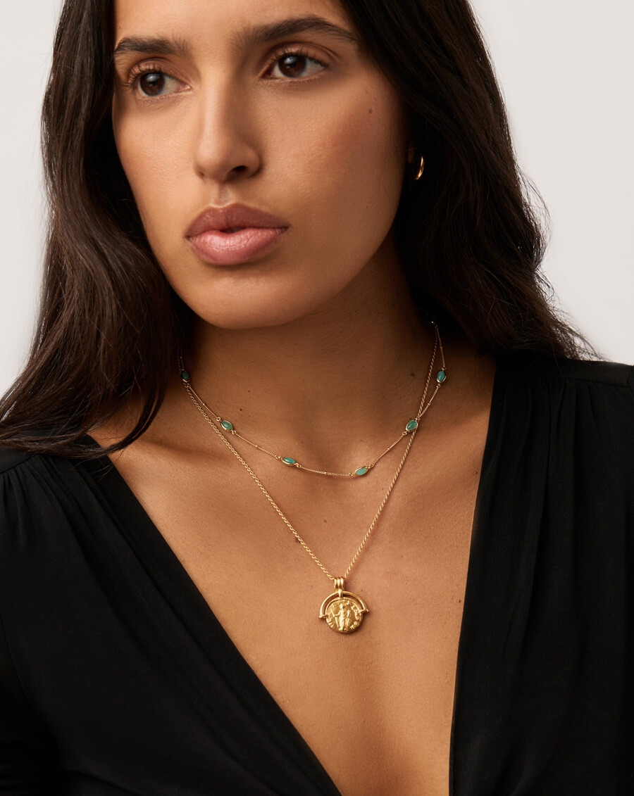 collier ras du cou doré avec pendentif en pierre précieuse magma