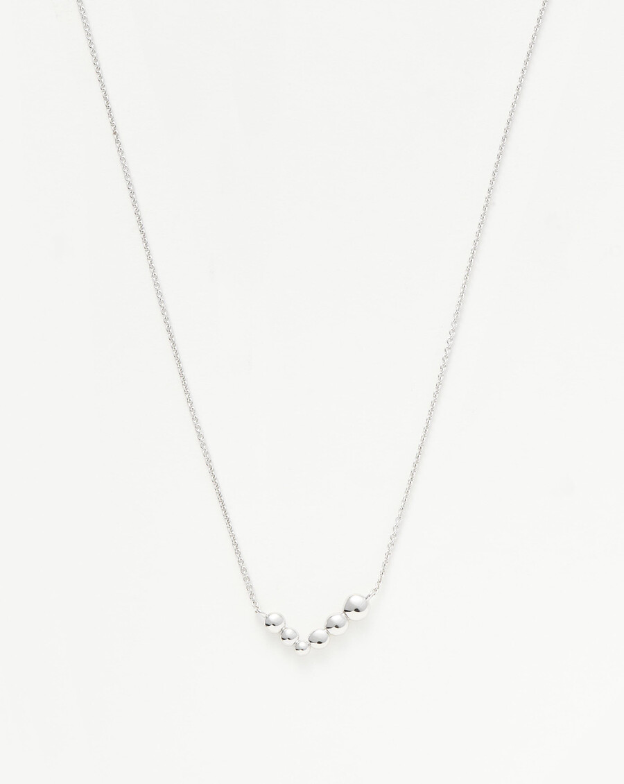 collier flottant à perles