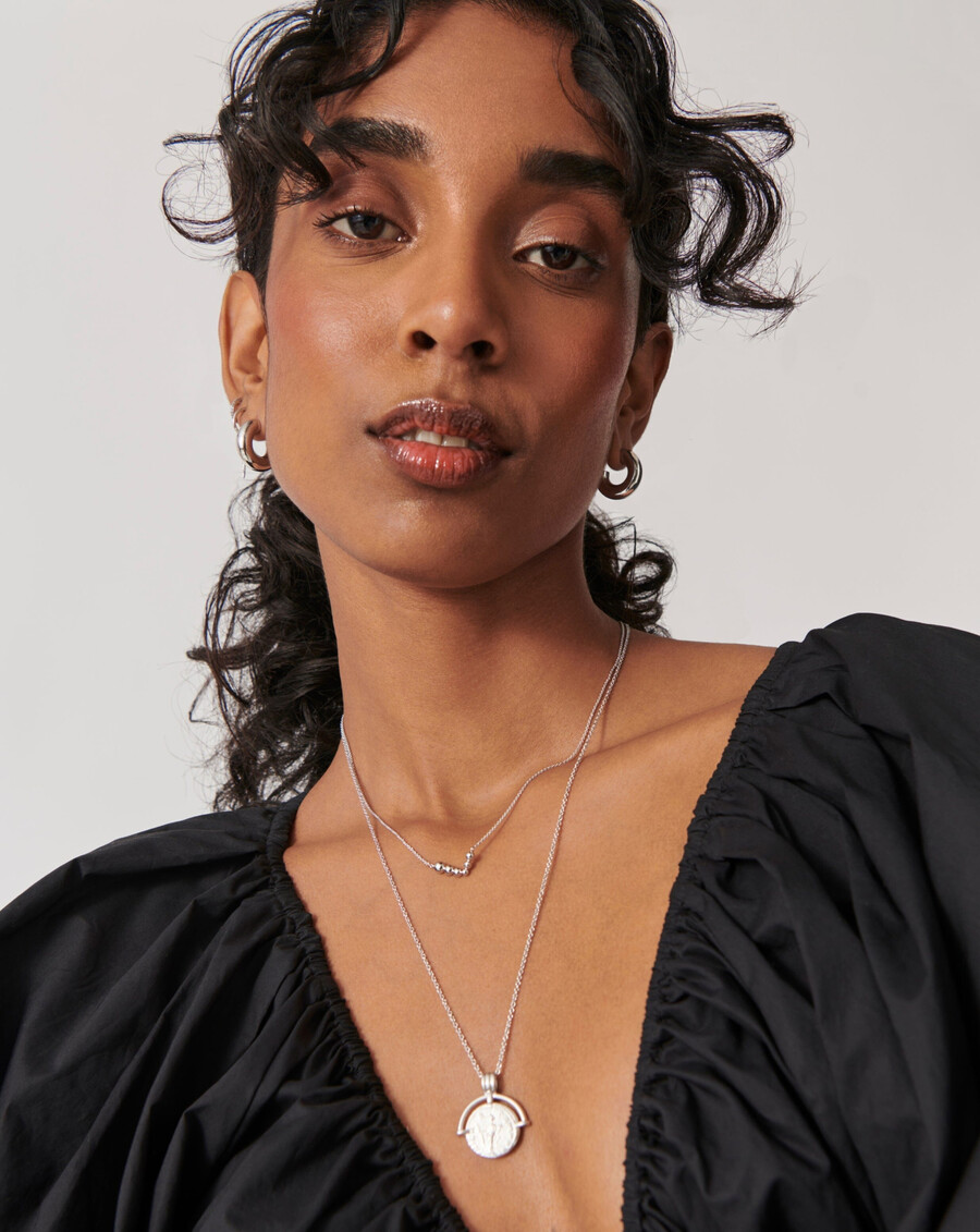 collier flottant à perles