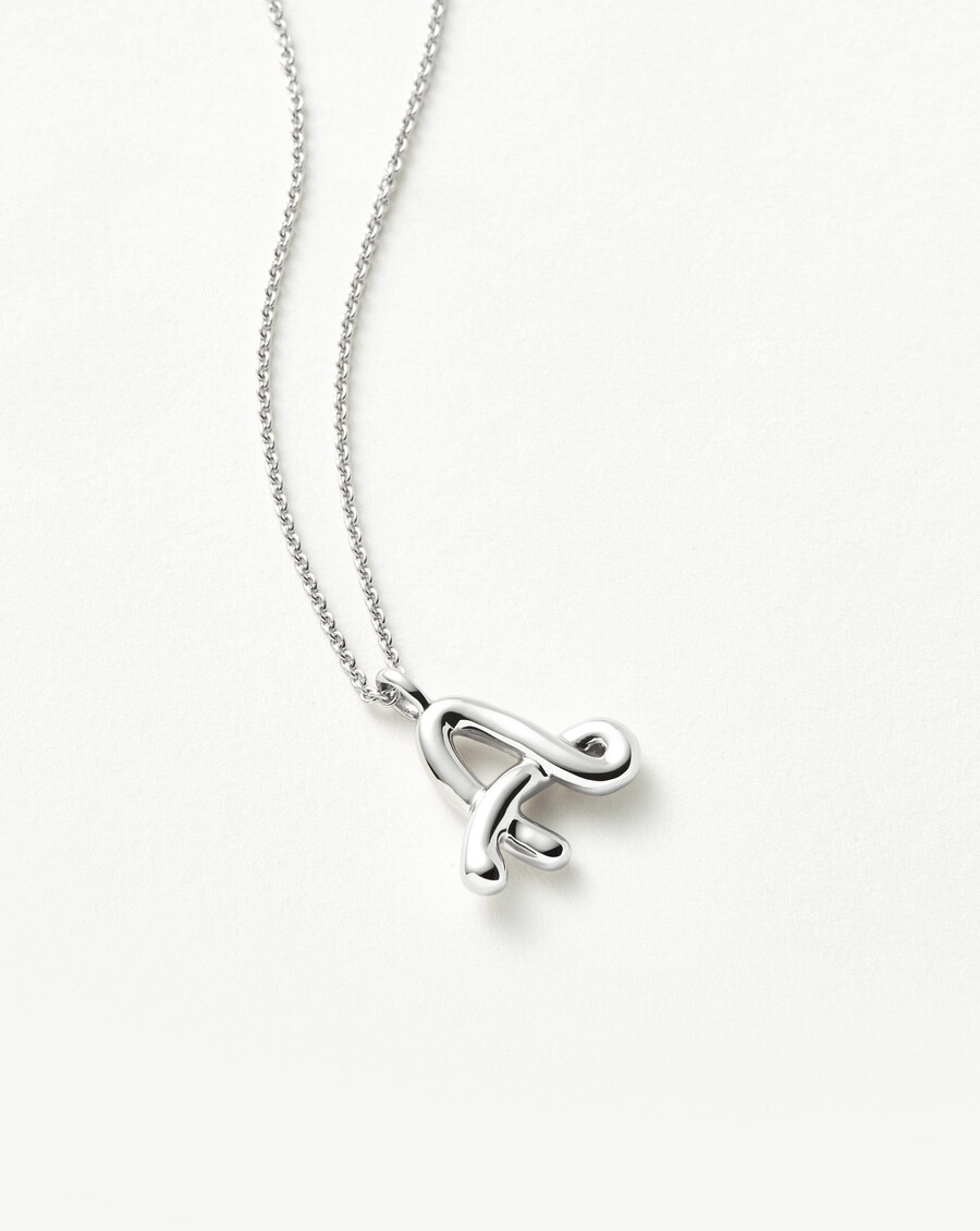 collier pendentif initiale a en argent fondu bouclé
