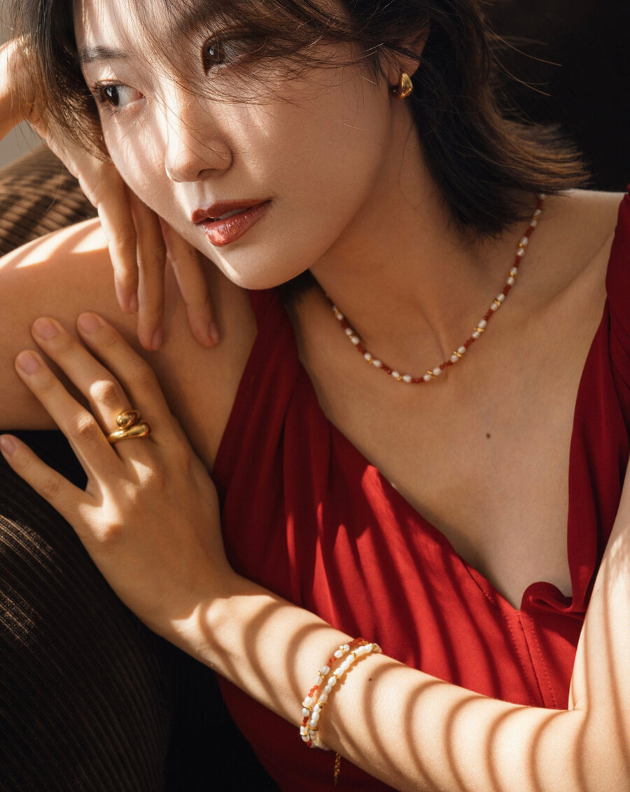 collier de perles de culture savi - quartz rouge et perles