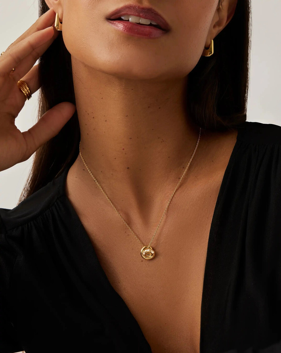 collier pendentif lucy williams pavé knot - or