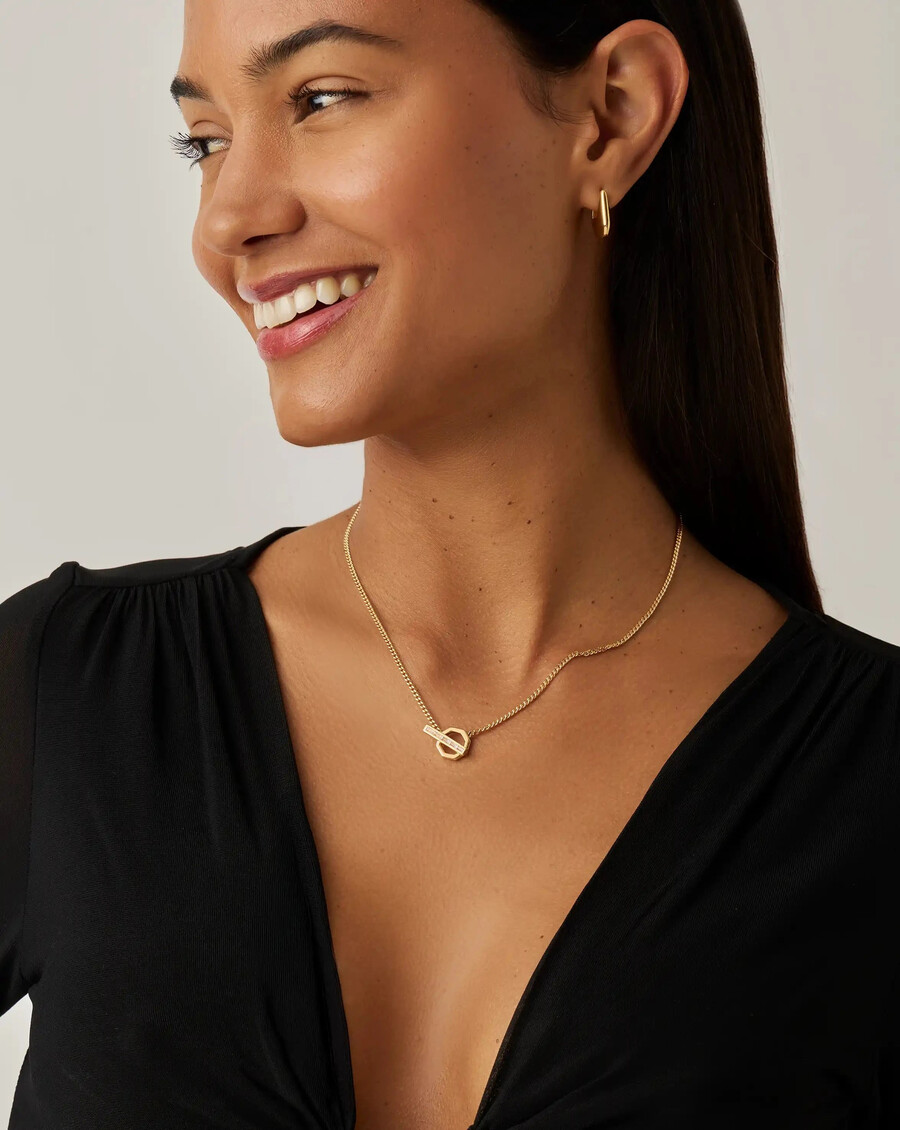 collier pendentif hexagonal en forme de t lucy williams - or