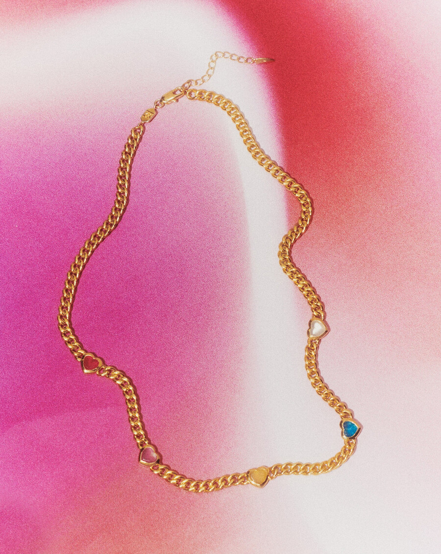 collier pendentif cœur en gelée et pierres précieuses barbiecore