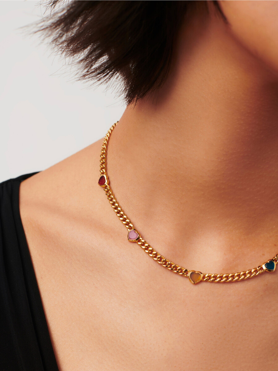 collier pendentif cœur en gelée et pierres précieuses barbiecore