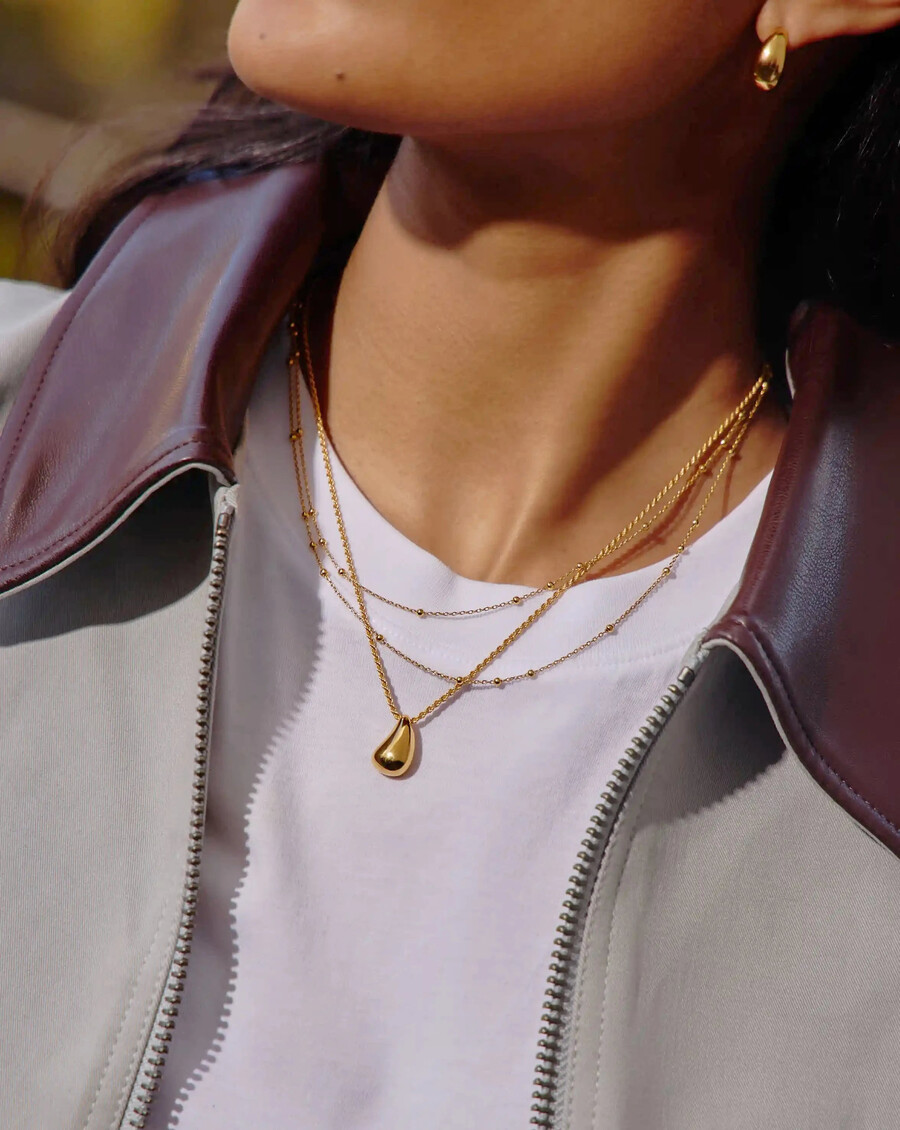 collier pendentif savi en forme de goutte sculpturale - vermeil en or 18 carats