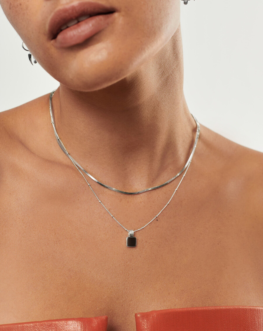 ensemble de collier iconique en onyx noir de lucy williams