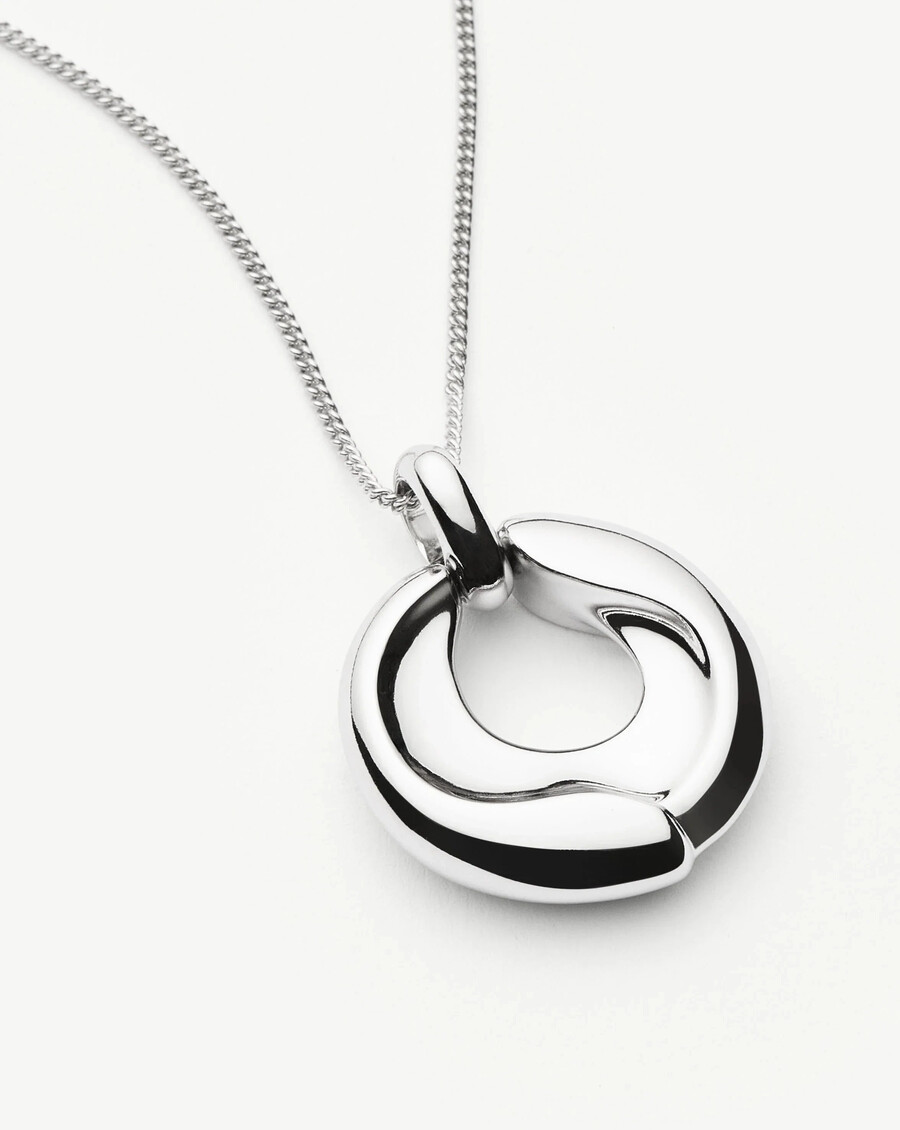 collier pendentif sculptural ridge en argent fondu