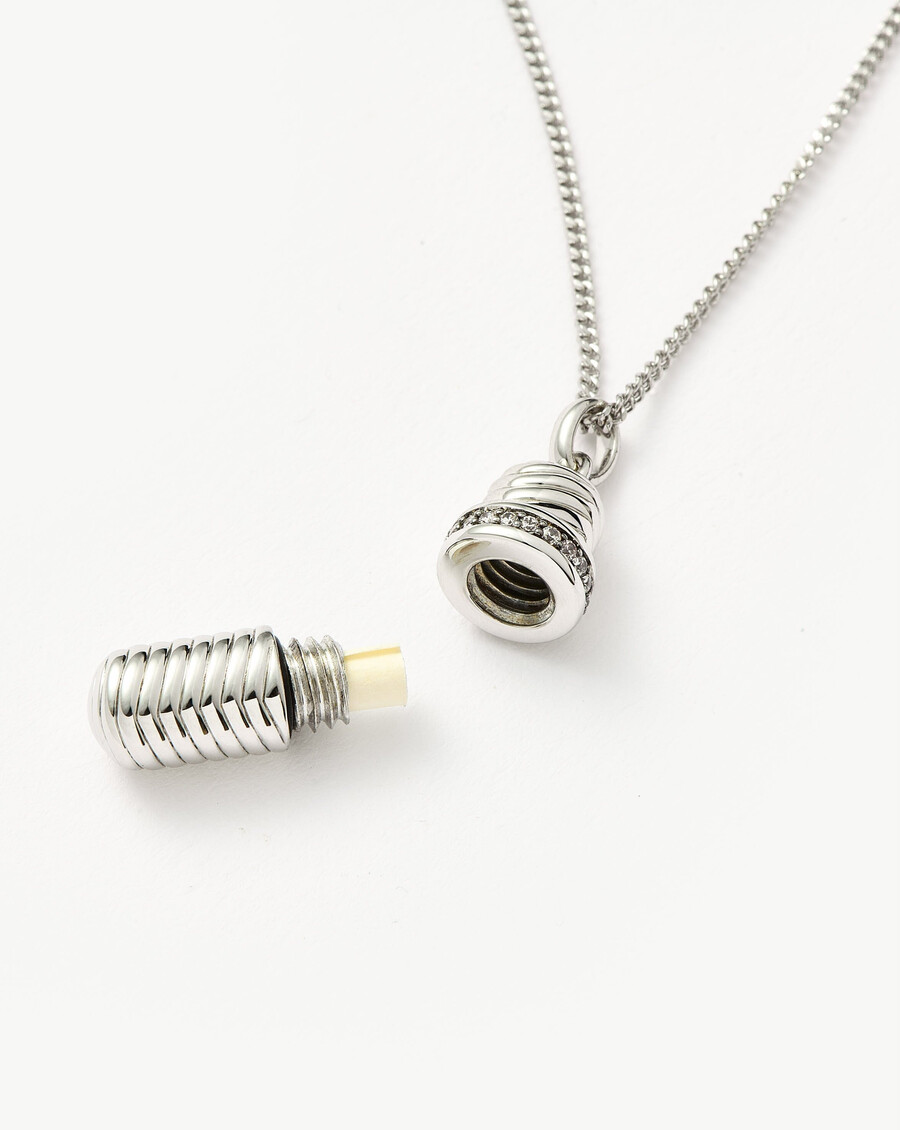 collier pendentif ridge en argent avec message dans une bouteille