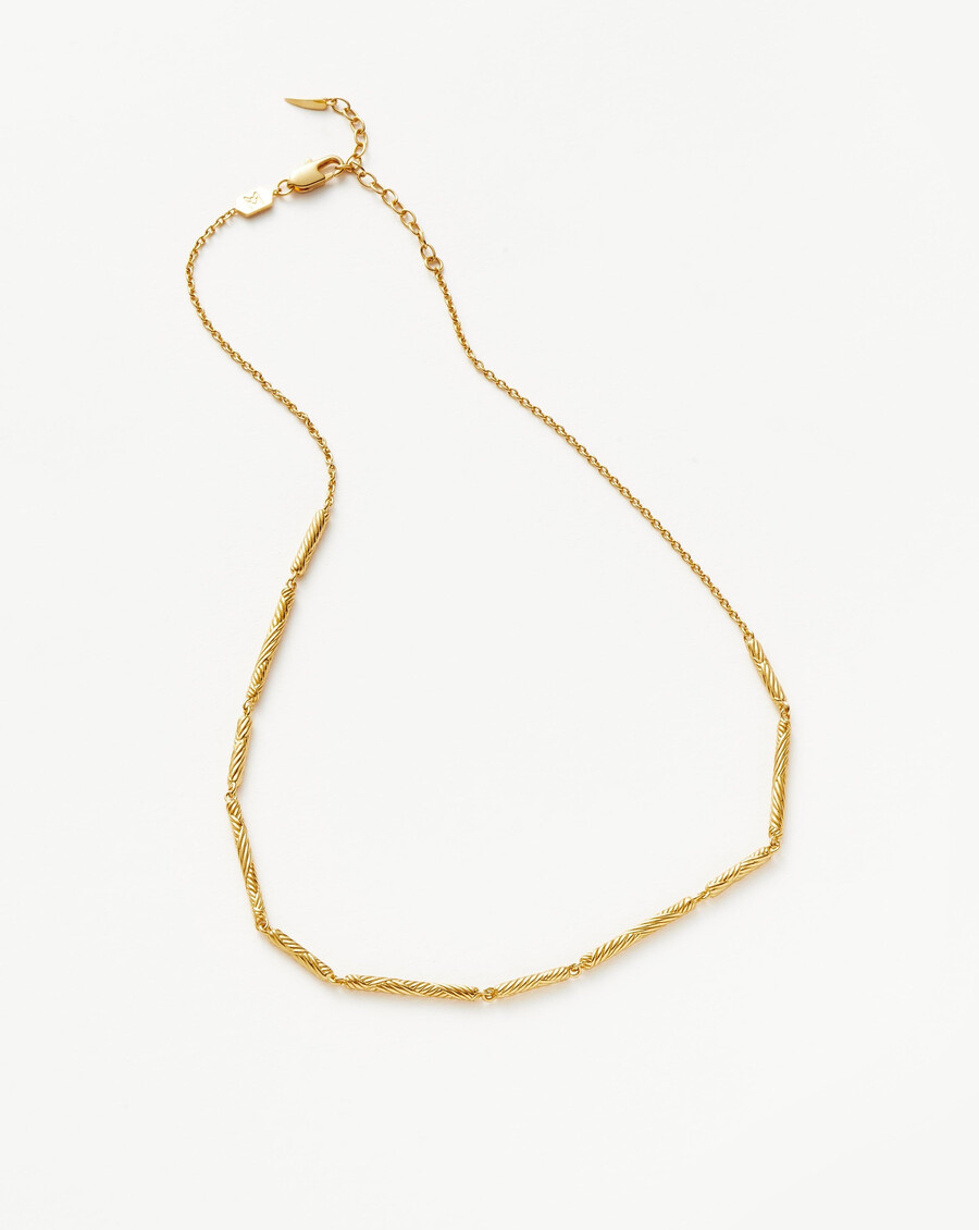 collier ras du cou à crête ondulée