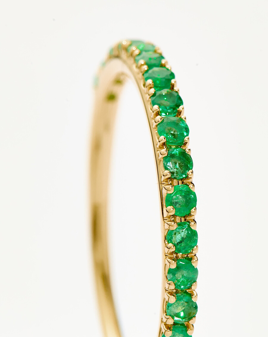 bague déternité en or massif 14 carats avec demi-émeraude