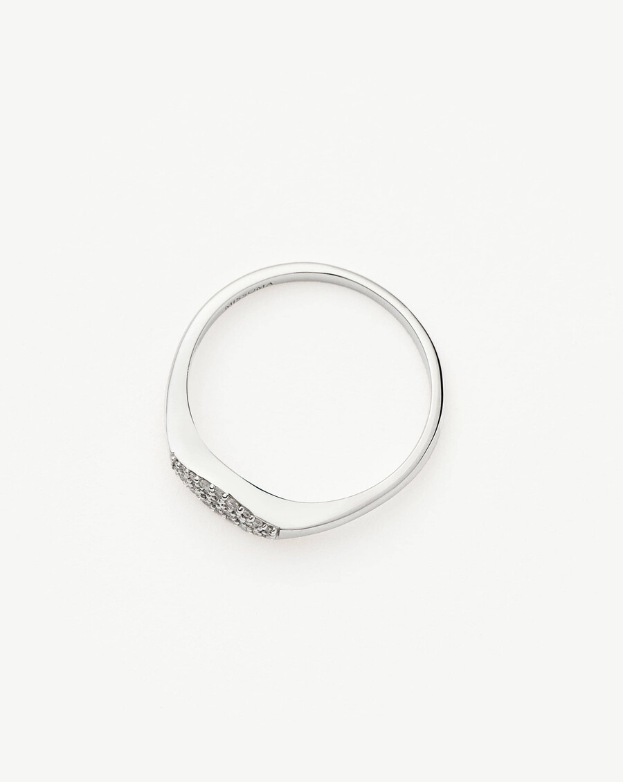 bague chevalière en or massif 14 carats sertie de diamants