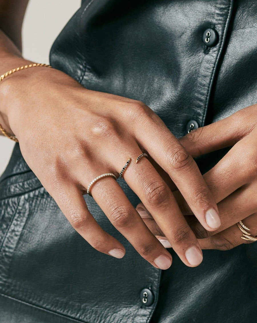 bague déternité fine et élégante - or blanc 14 caratsdiamant