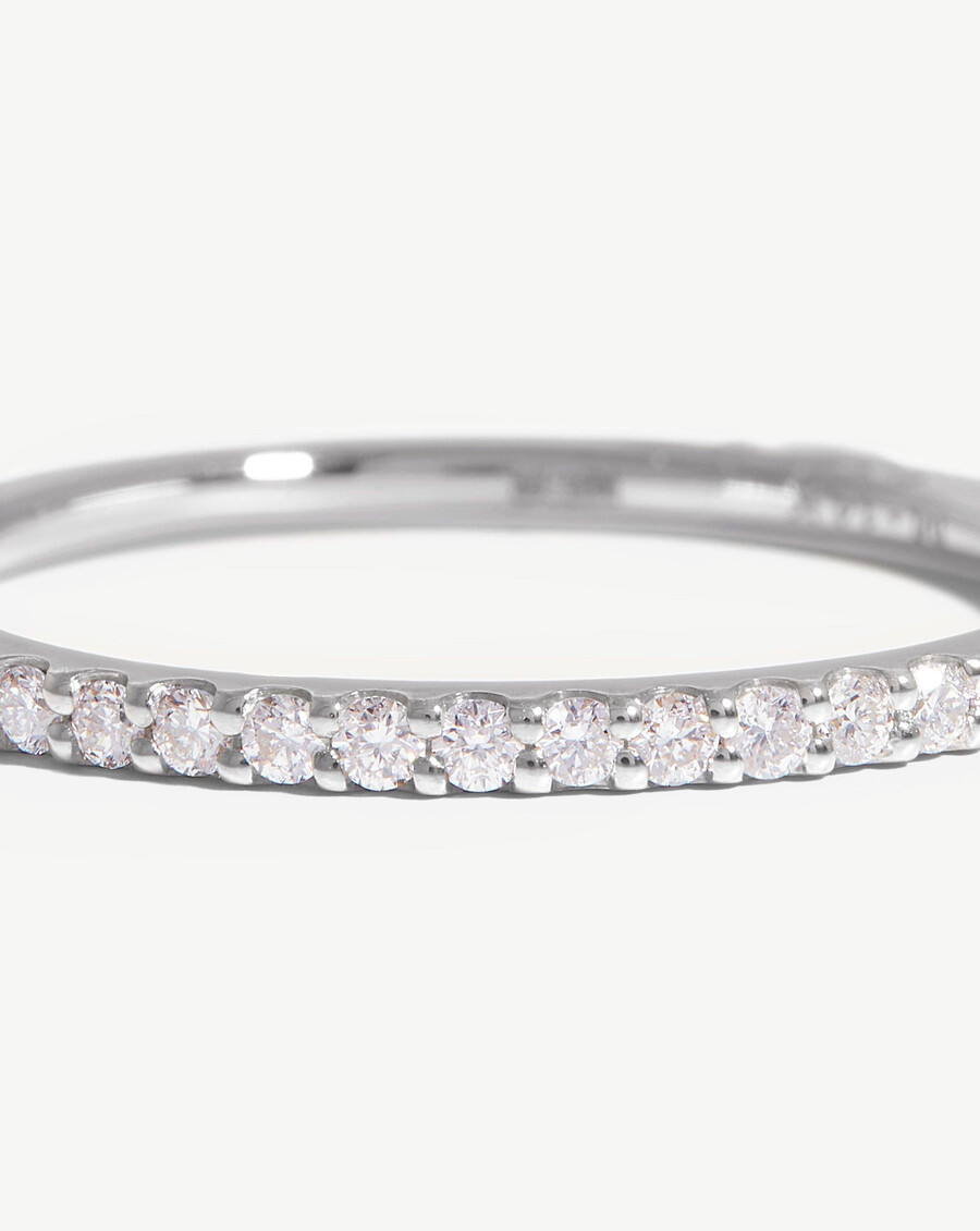 bague déternité fine et élégante - or blanc 14 caratsdiamant