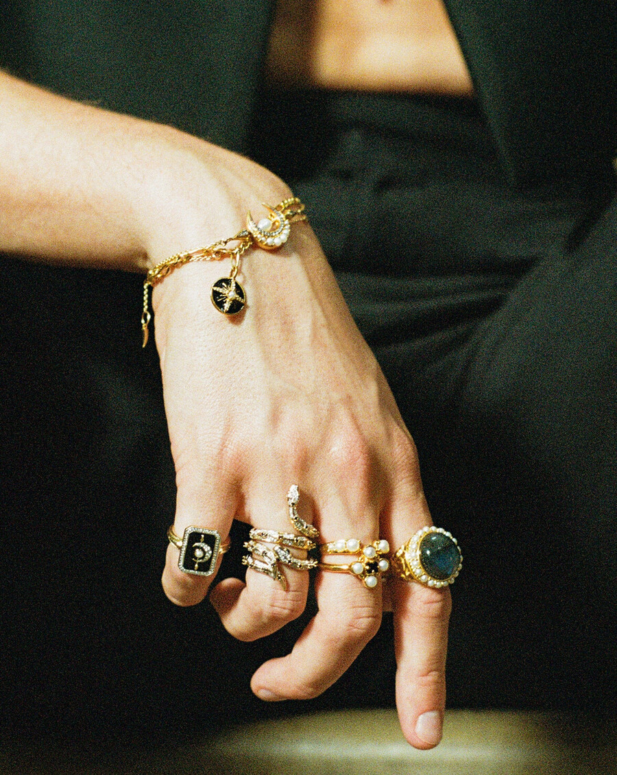 bague lunaire harris reed en or massif 14 carats et émail noir