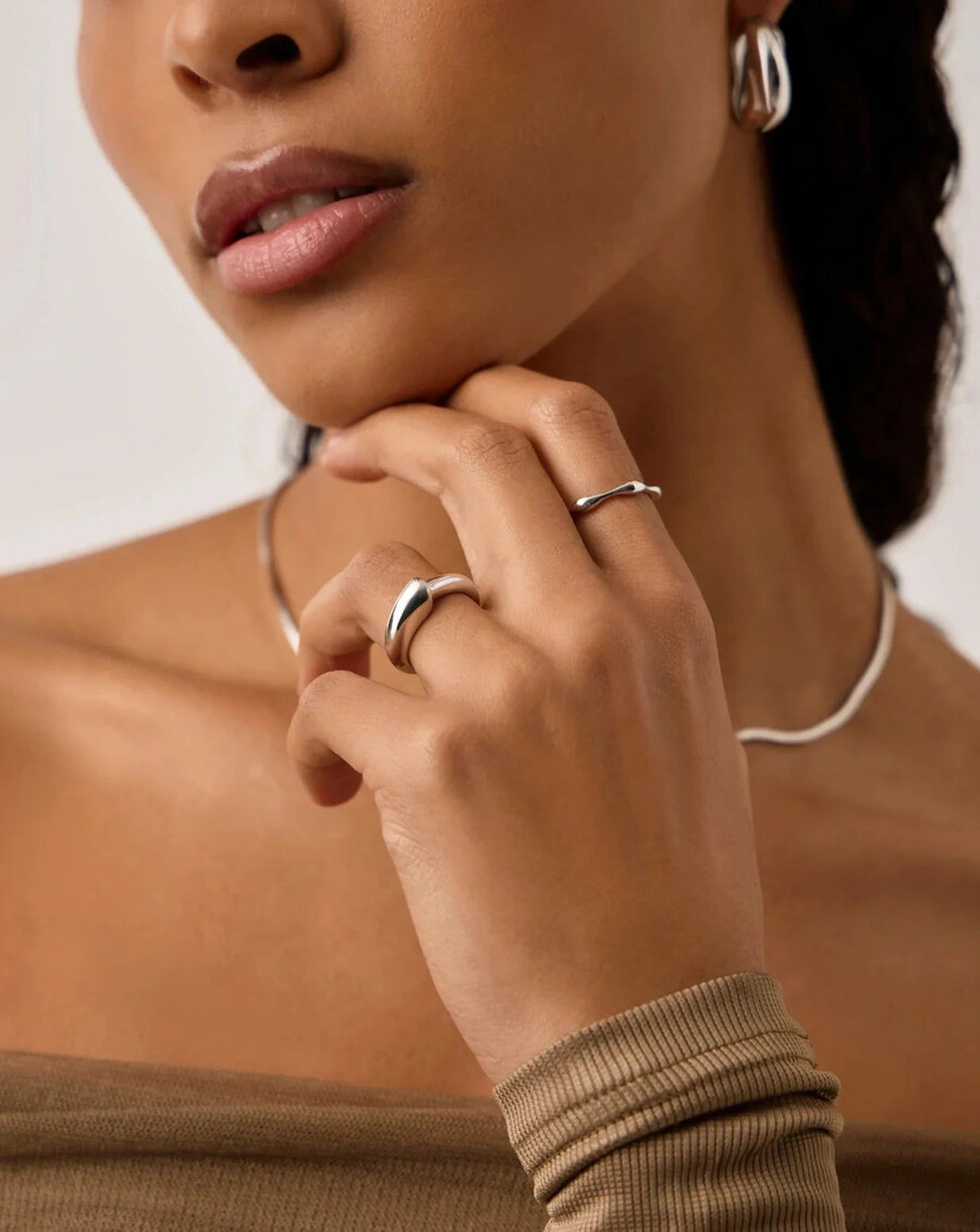 bague empilable à crête sculpturale - argent